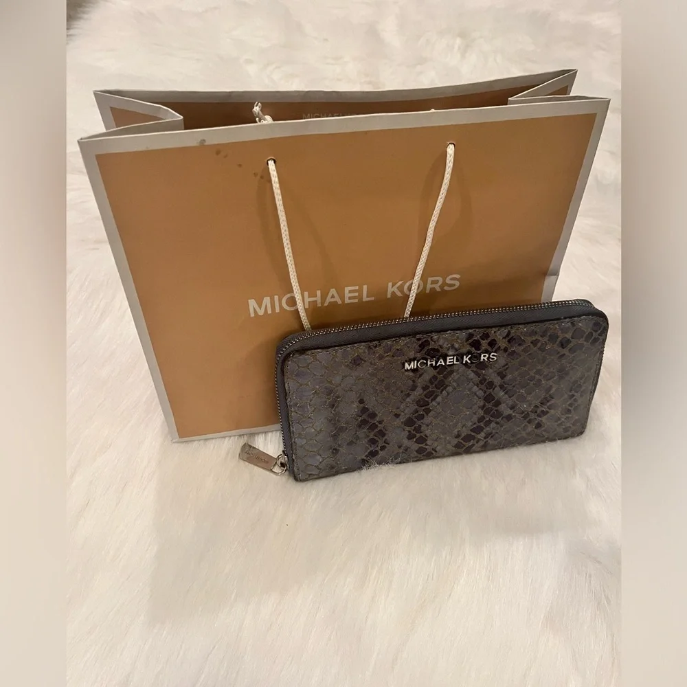 Michael Kors wallet